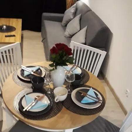 Oliwka Z Prywatnym Miejscem Postojowym דירה