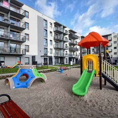 Oliwka Z Prywatnym Miejscem Postojowym 科沃布热格